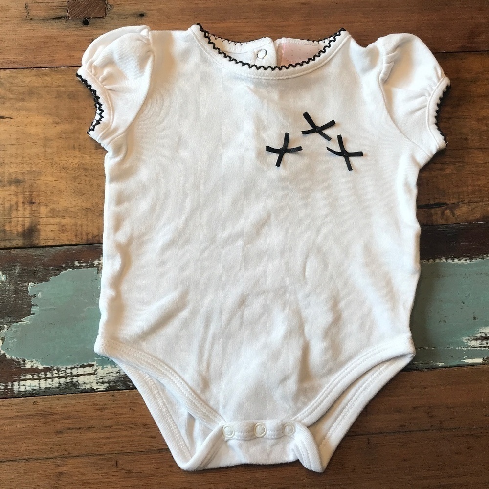 Savannah Baby Short sleeve Onesie Baby Size 6m
